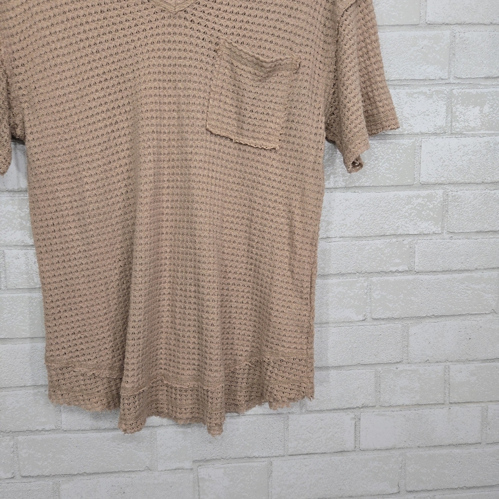 BKE Beige Waffle Knit Short Sleeve V-Neck Tee - Picture 4 of 13
